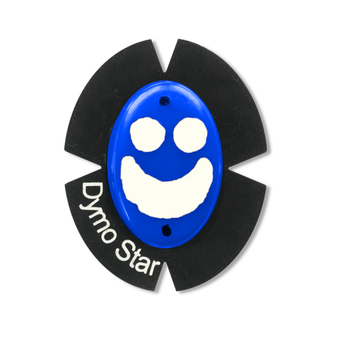 Blauer Kunststoff Knieschleifer mit Titan und einem weißen Smiley Gesicht. Das runde Klettpad besteht aus schwarzem Wildleder und einem weißen Schriftzug DymoStar